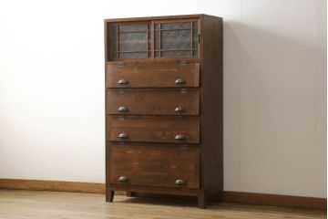 ラフジュ工房オリジナル　古建具リメイク　脚付き　昭和レトロな雰囲気がおしゃれなパタパタ扉の収納棚(戸棚、キャビネット、下駄箱、靴箱)(R-061285)