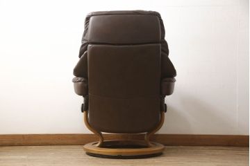 中古　美品　EKORNES(エコーネス)　本革　オットマン付き　ストレスレス レノ クラシック(M)(アームチェア、リクライニングチェア、椅子、一人掛けソファ、1Pソファ)(定価約37万9千円)(R-061287)
