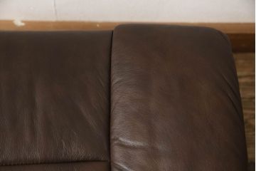 中古　美品　EKORNES(エコーネス)　本革　オットマン付き　ストレスレス レノ クラシック(M)(アームチェア、リクライニングチェア、椅子、一人掛けソファ、1Pソファ)(定価約37万9千円)(R-061287)