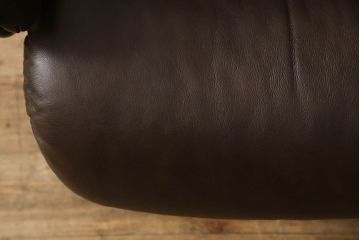 中古　美品　EKORNES(エコーネス)　本革　オットマン付き　ストレスレス レノ クラシック(M)(アームチェア、リクライニングチェア、椅子、一人掛けソファ、1Pソファ)(定価約37万9千円)(R-061288)