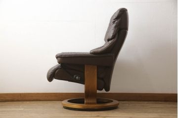 中古　美品　EKORNES(エコーネス)　本革　オットマン付き　ストレスレス レノ クラシック(M)(アームチェア、リクライニングチェア、椅子、一人掛けソファ、1Pソファ)(定価約37万9千円)(R-061288)