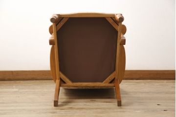 中古　美品　横浜ダニエル(daniel)　LD(エルディー)シリーズ　A-541　クラシカルな佇まいが目を引くアームチェア(ダイニングチェア、椅子)(定価約23万円)(R-061291)