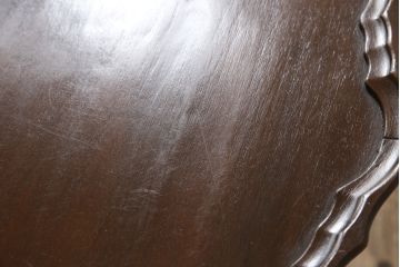 アメリカビンテージ　マホガニー材　天板と脚の凝った造りが魅力的なコーヒーテーブル(カフェテーブル、サイドテーブル、ラウンドテーブル、ヴィンテージ)(R-061296)