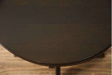 イギリスアンティーク　マホガニー材　クラシカルな佇まいのコーヒーテーブル(カフェテーブル、サイドテーブル、ラウンドテーブル)(R-061297)
