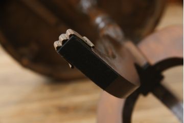 イギリスアンティーク　マホガニー材　クラシカルな佇まいのコーヒーテーブル(カフェテーブル、サイドテーブル、ラウンドテーブル)(R-061297)