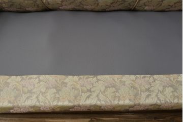 イギリスアンティーク　オーク材　丸みのあるデザインが柔らかい雰囲気を醸し出す3人掛けソファ(三人掛けソファ、アームソファ、3P)(R-061307)
