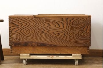 中古　工芸家具　高級杉材　浮造り仕上げ　浮き上がるくっきりとした木目が美しい長火鉢(囲炉裏、ローテーブル)(R-061309)