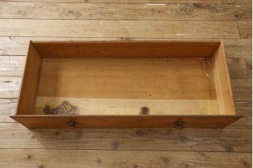 アメリカビンテージ　パイン材　ナチュラルテイストにぴったりのシンプルなキッチンキャビネット(カップボード、食器棚、収納棚)(R-061311)