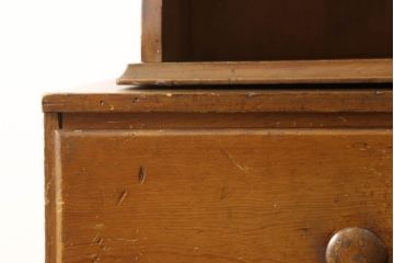 アメリカビンテージ　パイン材　ナチュラルテイストにぴったりのシンプルなキッチンキャビネット(カップボード、食器棚、収納棚)(R-061311)