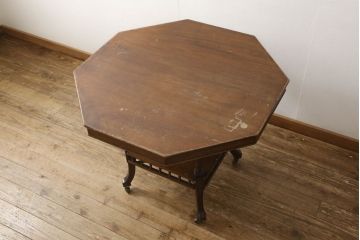イギリスアンティーク　高級品　マホガニー材　キャスター付き　挽き物加工の凝ったデザインが見事なコーヒーテーブル(カフェテーブル、ダイニングテーブル、2人掛け、食卓)(R-061313)