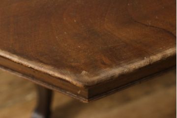 イギリスアンティーク　高級品　マホガニー材　キャスター付き　挽き物加工の凝ったデザインが見事なコーヒーテーブル(カフェテーブル、ダイニングテーブル、2人掛け、食卓)(R-061313)