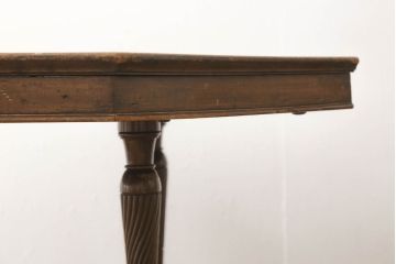 イギリスアンティーク　高級品　マホガニー材　キャスター付き　挽き物加工の凝ったデザインが見事なコーヒーテーブル(カフェテーブル、ダイニングテーブル、2人掛け、食卓)(R-061313)