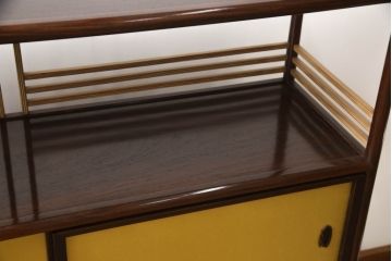 中古　伝統工芸品　大阪唐木指物　紫檀(シタン)材　総漆塗り　縦横の格子がすっきりとした印象の飾り棚(茶棚、違い棚、戸棚、収納棚)(R-061320)