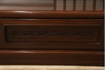 中古　伝統工芸品　大阪唐木指物　紫檀(シタン)材　総漆塗り　縦横の格子がすっきりとした印象の飾り棚(茶棚、違い棚、戸棚、収納棚)(R-061320)