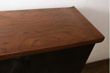 中古　漆絵風　落ち着いた色使いが上品な和タンス(和箪笥、和たんす、着物箪笥、衣装箪笥、引き出し)(R-061323)