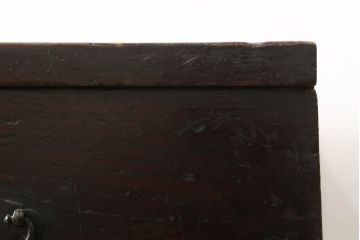アンティーク家具　希少!!李朝古民具　18世紀頃　朝鮮王朝時代　松材　珍しい彫刻入りの李朝バンダジ(バンダチ、半閉櫃、李朝箪笥、時代箪笥、収納箪笥、収納棚)(R-061329)