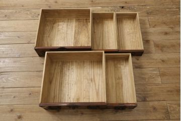 和製アンティーク　超美品　上手物　前面総欅(ケヤキ)玉杢　上品な厚手金具の高級庄内小箪笥(庄内箪笥、時代箪笥、収納箪笥、整理箪笥、引き出し)(R-061330)