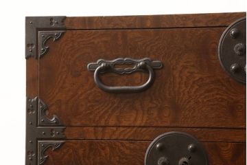 和製アンティーク　超美品　上手物　前面総欅(ケヤキ)玉杢　上品な厚手金具の高級庄内小箪笥(庄内箪笥、時代箪笥、収納箪笥、整理箪笥、引き出し)(R-061330)