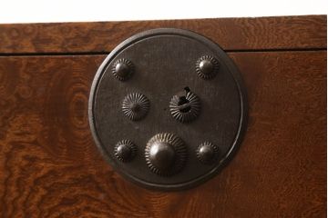 和製アンティーク　超美品　上手物　前面総欅(ケヤキ)玉杢　上品な厚手金具の高級庄内小箪笥(庄内箪笥、時代箪笥、収納箪笥、整理箪笥、引き出し)(R-061330)