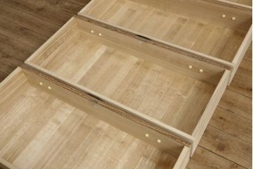 中古　美品　伝統工芸品　加茂桐箪笥　脚付き　和モダンスタイルにぴったりな総桐箪笥(和タンス、衣装箪笥、着物箪笥、桐たんす、引き出し、サイドチェスト)(定価約70万円)(R-061337)