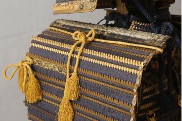 全長170cm　荘厳で迫力に満ちた等身鎧(兜、甲冑、鎧立て、箱付き、五月人形、子供の日、端午の節句、武者人形、家紋、丸に沢瀉)(R-061341)