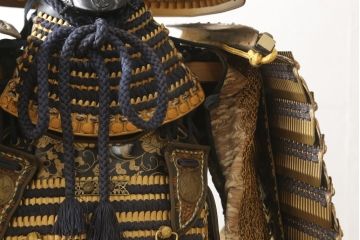 全長170cm　荘厳で迫力に満ちた等身鎧(兜、甲冑、鎧立て、箱付き、五月人形、子供の日、端午の節句、武者人形、家紋、丸に沢瀉)(R-061341)