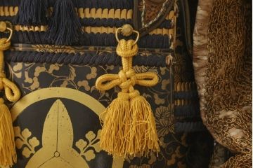 全長170cm　荘厳で迫力に満ちた等身鎧(兜、甲冑、鎧立て、箱付き、五月人形、子供の日、端午の節句、武者人形、家紋、丸に沢瀉)(R-061341)