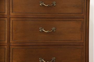 中古　美品　DREXEL HERITAGE(ドレクセルヘリテイジ)　Touraine(ツーレイン)　エレガントな雰囲気が魅力的なチェスト(サイドボード、引き出し)(定価約49万円)(R-061345)