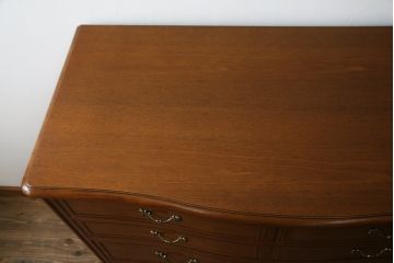 中古 美品　DREXEL HERITAGE(ドレクセルヘリテイジ)　Touraine(ツーレイン)　マホガニー材製の贅沢なアンティーク調チェスト(引き出し、サイドチェスト)(R-061346)