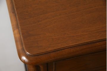 中古 美品　DREXEL HERITAGE(ドレクセルヘリテイジ)　Touraine(ツーレイン)　マホガニー材製の贅沢なアンティーク調チェスト(引き出し、サイドチェスト)(R-061346)