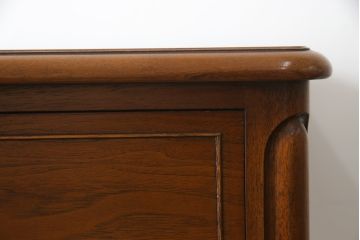 中古 美品　DREXEL HERITAGE(ドレクセルヘリテイジ)　Touraine(ツーレイン)　マホガニー材製の贅沢なアンティーク調チェスト(引き出し、サイドチェスト)(R-061346)