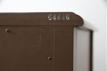 中古 美品　DREXEL HERITAGE(ドレクセルヘリテイジ)　Touraine(ツーレイン)　マホガニー材製の贅沢なアンティーク調チェスト(引き出し、サイドチェスト)(R-061346)
