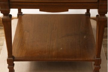中古　DREXEL HERITAGE JAPAN(ドレクセルヘリテイジジャパン)　594-324　クラシカルなデザインが美しいエンドテーブル(ナイトテーブル、サイドテーブル、サイドチェスト)(R-061347)
