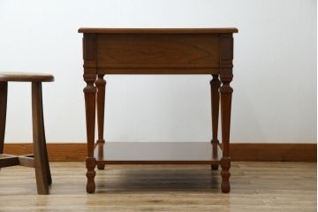 中古　DREXEL HERITAGE JAPAN(ドレクセルヘリテイジジャパン)　594-324　クラシカルなデザインが美しいエンドテーブル(ナイトテーブル、サイドテーブル、サイドチェスト)(R-061347)