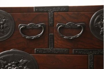和製ビンテージ　最高級!　手打ち金具　三方ケヤキ　凝った金具とケヤキ材の杢目が上質な雰囲気を醸し出す仙台小箪笥(仙台箪笥、整理箪笥、収納たんす、引き出し、ヴィンテージ)(R-061348)