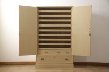中古　伝統工芸士 東樹義明作　華やかな雰囲気の金具が魅力的な加茂総桐箪笥(胴厚、桐たんす、着物箪笥、衣装箪笥、引き出し)(R-061349)