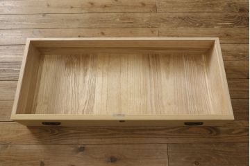 中古　伝統工芸士 東樹義明作　華やかな雰囲気の金具が魅力的な加茂総桐箪笥(胴厚、桐たんす、着物箪笥、衣装箪笥、引き出し)(R-061349)