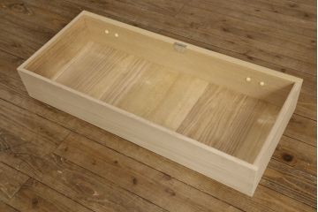 中古　伝統工芸士 東樹義明作　華やかな雰囲気の金具が魅力的な加茂総桐箪笥(胴厚、桐たんす、着物箪笥、衣装箪笥、引き出し)(R-061349)