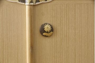 中古　伝統工芸士 東樹義明作　華やかな雰囲気の金具が魅力的な加茂総桐箪笥(胴厚、桐たんす、着物箪笥、衣装箪笥、引き出し)(R-061349)