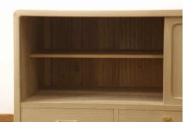 中古　脚(台輪)付きリメイク　伝統工芸士 坂内純一作　ゴールドの金具が温かみを感じさせる加茂総桐箪笥(胴厚、総桐たんす、着物箪笥、衣装箪笥、引き出し)(R-061351)