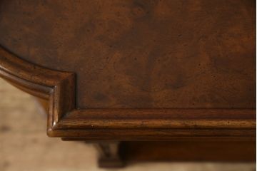 中古　DREXEL HERITAGE(ドレクセルヘリテイジ)　Cameo Classics(キャメオクラシックス)　クラシカルな空間を演出するサイドテーブル(定価約24万円)(コーヒーテーブル、エンドテーブル)(R-061353)