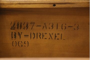 中古　DREXEL HERITAGE(ドレクセルヘリテイジ)　Cameo Classics(キャメオクラシックス)　クラシカルな空間を演出するサイドテーブル(定価約24万円)(コーヒーテーブル、エンドテーブル)(R-061353)