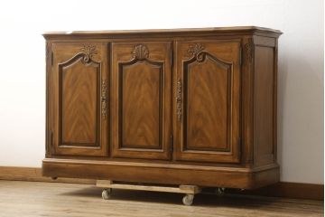 中古　美品　DREXEL HERITAGE(ドレクセルヘリテイジ)　細部まで凝ったつくりが美しいサイドボード(収納棚、戸棚、サーバー、カウンターテーブル)(R-061354)