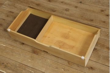 中古　美品　DREXEL HERITAGE(ドレクセルヘリテイジ)　細部まで凝ったつくりが美しいサイドボード(収納棚、戸棚、サーバー、カウンターテーブル)(R-061354)