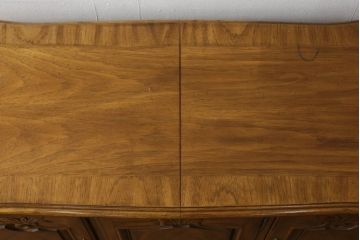 中古　美品　DREXEL HERITAGE(ドレクセルヘリテイジ)　細部まで凝ったつくりが美しいサイドボード(収納棚、戸棚、サーバー、カウンターテーブル)(R-061354)