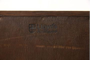イギリスアンティーク　オーク材　ロイズ・アンティークス(Lloyd's Antiques)取り扱い　クラシカルな雰囲気の佇まいが魅力的なライティングビューロー(簿記机、ワークデスク、在宅用、在宅ワーク用、引き出し)(R-061359)