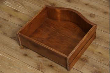 中古　美品　マホガニー材　象嵌入り　木目が美しいイタリアンクラシックなキャビネット(食器棚、3ドアカップボード、収納棚、戸棚、飾り棚)(R-061361)