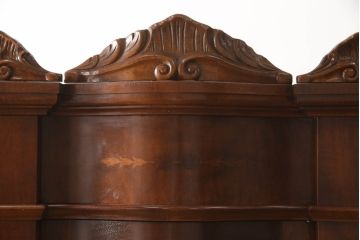 中古　美品　マホガニー材　象嵌入り　木目が美しいイタリアンクラシックなキャビネット(食器棚、3ドアカップボード、収納棚、戸棚、飾り棚)(R-061361)