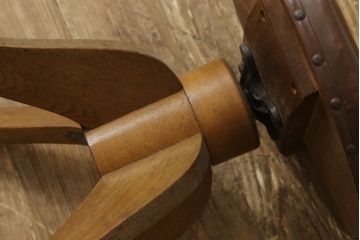 和製アンティーク　ナラ材　ゆるりと曲線を描く脚のシルエットが魅力的なスツール(回転チェア、丸椅子、イス)(R-061363)