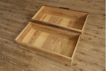 和製アンティーク　明治期　前面欅(ケヤキ)材　角手が格好いい印象の庄内箪笥(衣装箪笥、収納箪笥、時代箪笥、引き出し)(R-061364)